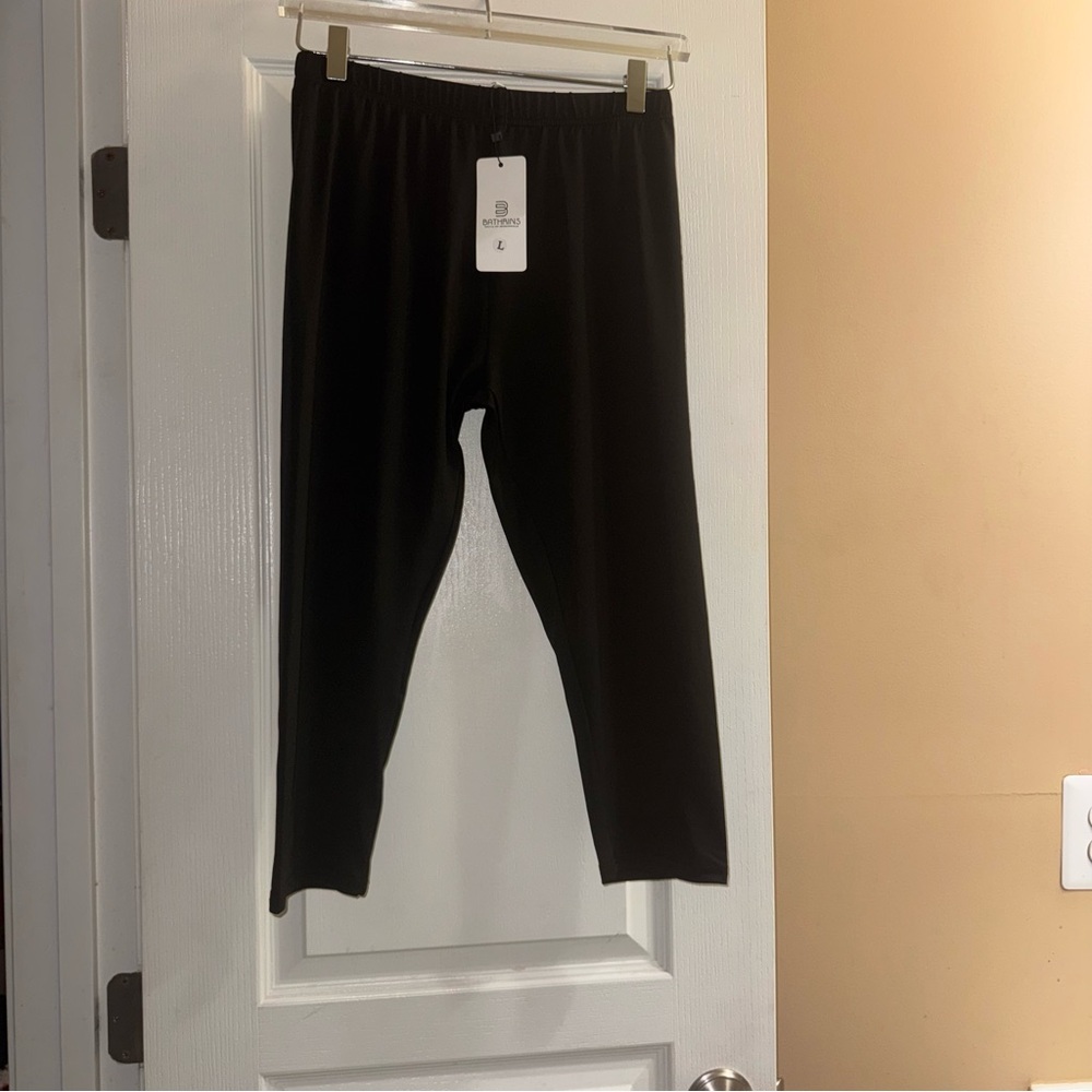 Bathrins Black Women’s crop Leggings size L